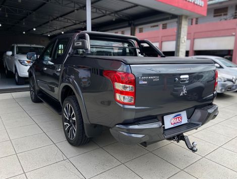 Mitsubishi L200 Triton Sport HPE-S 2.4 CD Dies. Aut