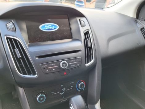 Ford Focus 2.0 16V/SE/SE Plus Flex 5p Aut.