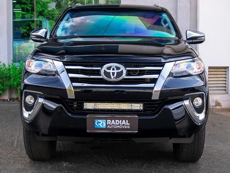 Toyota Hilux SW4 SRV 4x2 2.7 Flex 16V Aut.