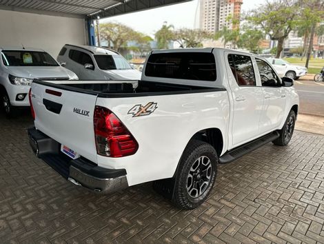 Toyota Hilux CD 4x4 2.8 Diesel Mec.