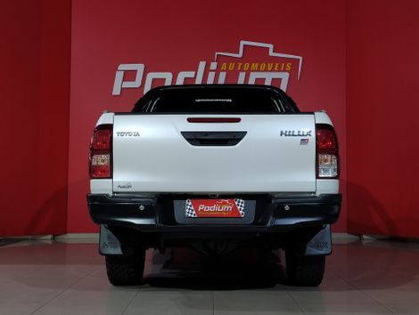 Toyota Hilux CD GR-S 4x4 2.8 TDI Dies. Aut.