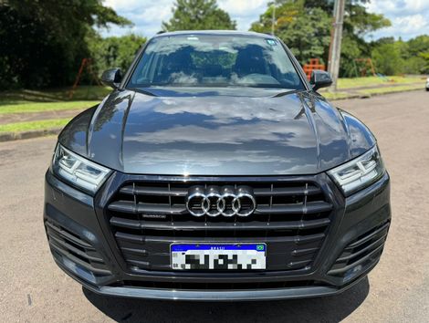 Audi Q5 Black 2.0 TFSI Quattro S tronic