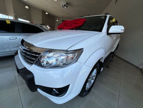 Toyota Hilux SW4 SR 4x2 2.7/ 2.7 Flex 16V Aut.