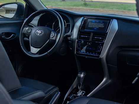 Toyota YARIS XLS Connect Sed. 1.5 Flex 16V Aut.