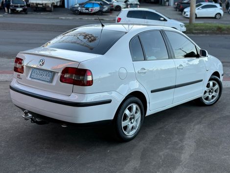 VolksWagen Polo Sedan 1.6 Mi Total Flex 8V 4p