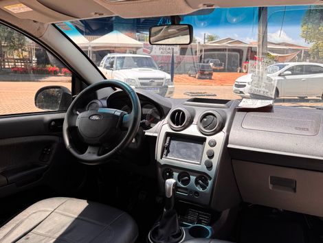 Ford Fiesta Sedan SE 1.6 8V Flex 4p