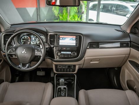 Mitsubishi OUTLANDER 2.2 165cv Diesel Aut.