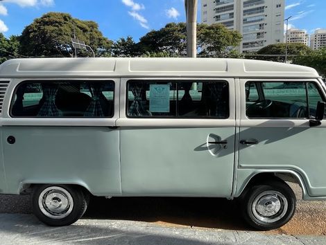 Volkswagen Kombi Standard 1.3 (Flex)