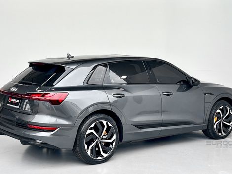 Audi E-TRON Performa. Black Aut. (Elétrico)