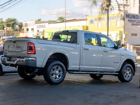 RAM 3500 LARAMIE 6.7 TB CD 4x4 Diesel