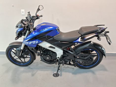 BAJAJ DOMINAR 200