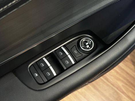 Caoa Chery Tiggo 8 PRO 1.5 Turbo (Híbrido) 