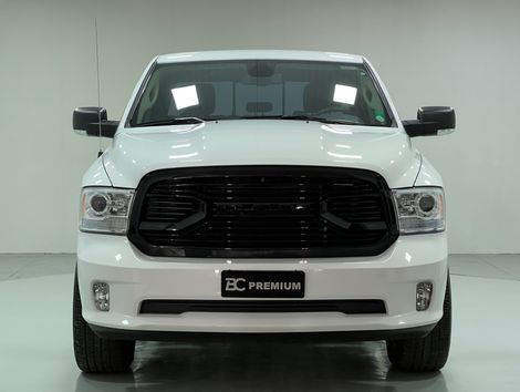 RAM CLASSIC LARAMIE NIGHT ED. 5.7 4X4 Aut.