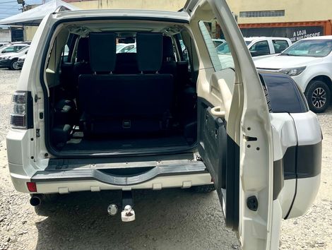 Mitsubishi Pajero HPE Full 3.2 4x4 T.I.Dies. 5p Aut