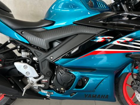 YAMAHA YZF R-3 321/ABS