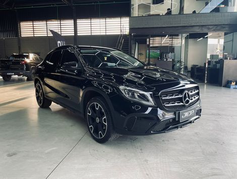 Mercedes GLA 200 Night 1.6. TB 16V Flex Aut.