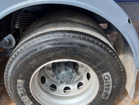 VOLVO VM 260 6x4 2p (diesel)