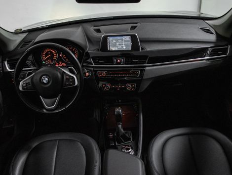 BMW X1 SDRIVE 20i X-Line 2.0 TB Active Flex