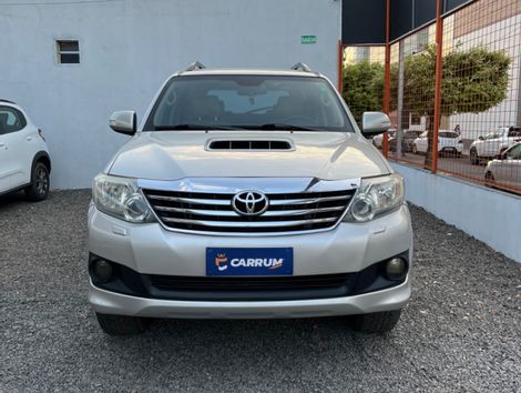 Toyota Hilux SW4 SRV D4-D 4x4 3.0 TDI Dies. Aut