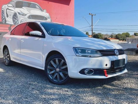 VolksWagen JETTA Comfortline 2.0 T.Flex 8V 4p Tipt.