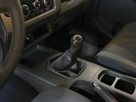 Nissan Frontier S CD 4x4 2.5 TB Diesel