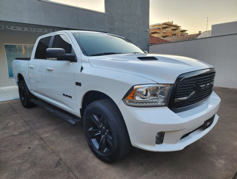 RAM CLASSIC LARAMIE 5.7 CD V8 4X4 Aut.