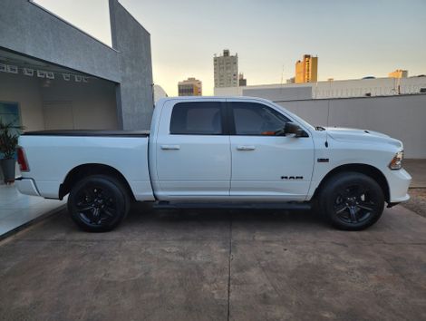 RAM CLASSIC LARAMIE 5.7 CD V8 4X4 Aut.