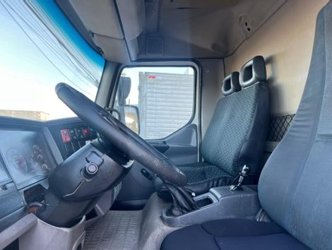 VOLVO VM 260 6x4 2p (diesel)