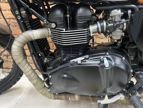 TRIUMPH BONNEVILLE T100 