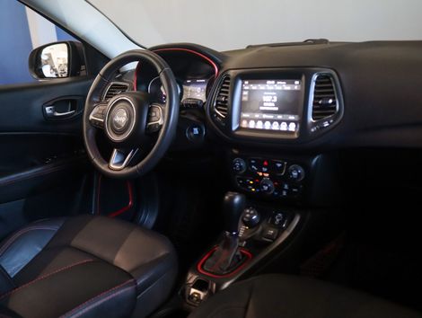 Jeep COMPASS TRAILHAWK 2.0 4x4 Dies. 16V Aut.