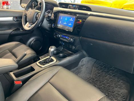 Toyota Hilux CD 2.8 TDI SRV 4WD
