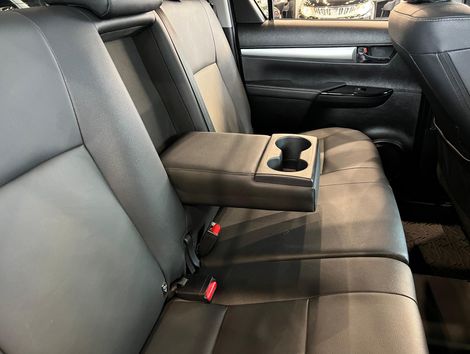 Toyota Hilux CD 2.8 TDI SRV 4WD