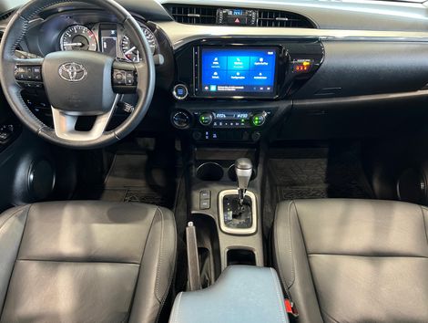 Toyota Hilux CD 2.8 TDI SRV 4WD
