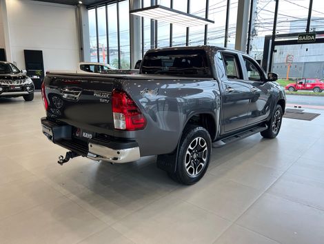 Toyota Hilux CD 2.8 TDI SRV 4WD