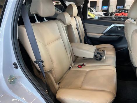 Mitsubishi Pajero Sport 2.4 DI-D HPE-S 4WD