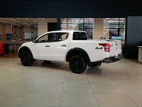 Mitsubishi L200 Triton 2.4 D GL 4WD