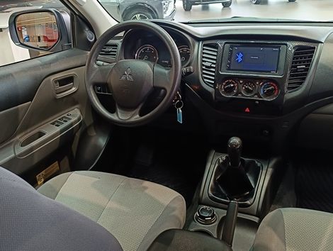 Mitsubishi L200 Triton 2.4 D GL 4WD