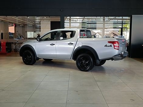 Mitsubishi L200 Triton 2.4 D GLS 4WD (Aut)