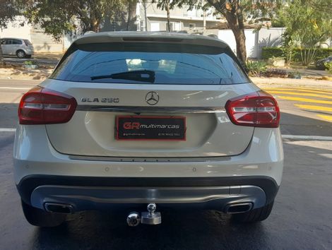 Mercedes GLA 250 Vision 2.0 TB 16V 211cv Aut.