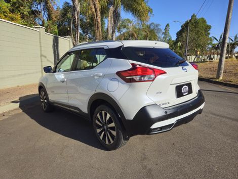 Nissan KICKS SL 1.6 16V FlexStar 5p Aut.