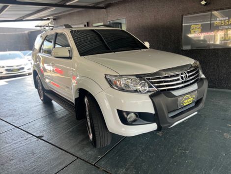 Toyota Hilux SW4 SR 4x2 2.7/ 2.7 Flex 16V Aut.