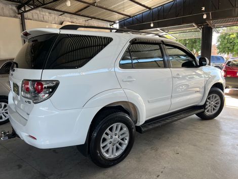 Toyota Hilux SW4 SR 4x2 2.7/ 2.7 Flex 16V Aut.