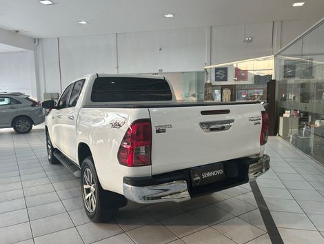 Toyota Hilux 2.8 TDI CD SRV 4x4 (Aut)