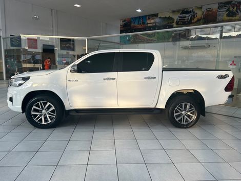 Toyota Hilux 2.8 TDI CD SRV 4x4 (Aut)