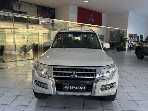 Mitsubishi Pajero Full 3.2 DI-D 5D HPE 4WD