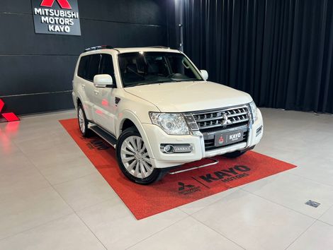 Mitsubishi Pajero Full 3.2 DI-D 5D HPE 4WD