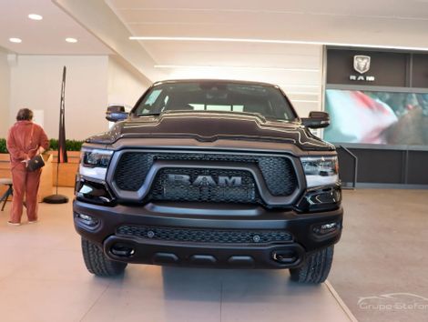 RAM 1500 REBEL 5.7 HEMI CD V8 4x4 Aut.