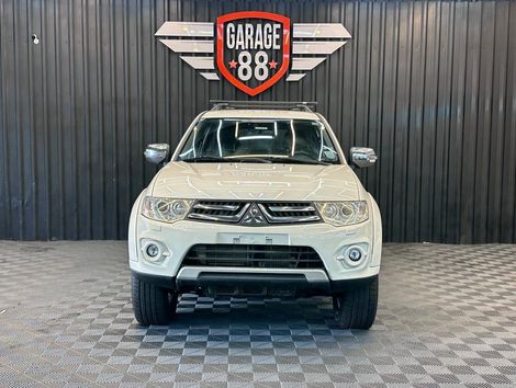 Mitsubishi Pajero HPE 3.2 4x4 T.I. Dies. 5p Aut.