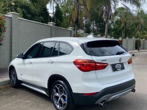 BMW X1 SDRIVE 20i X-Line 2.0 TB Active Flex