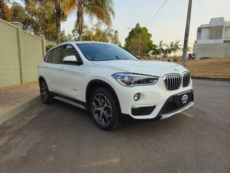 BMW X1 SDRIVE 20i X-Line 2.0 TB Active Flex